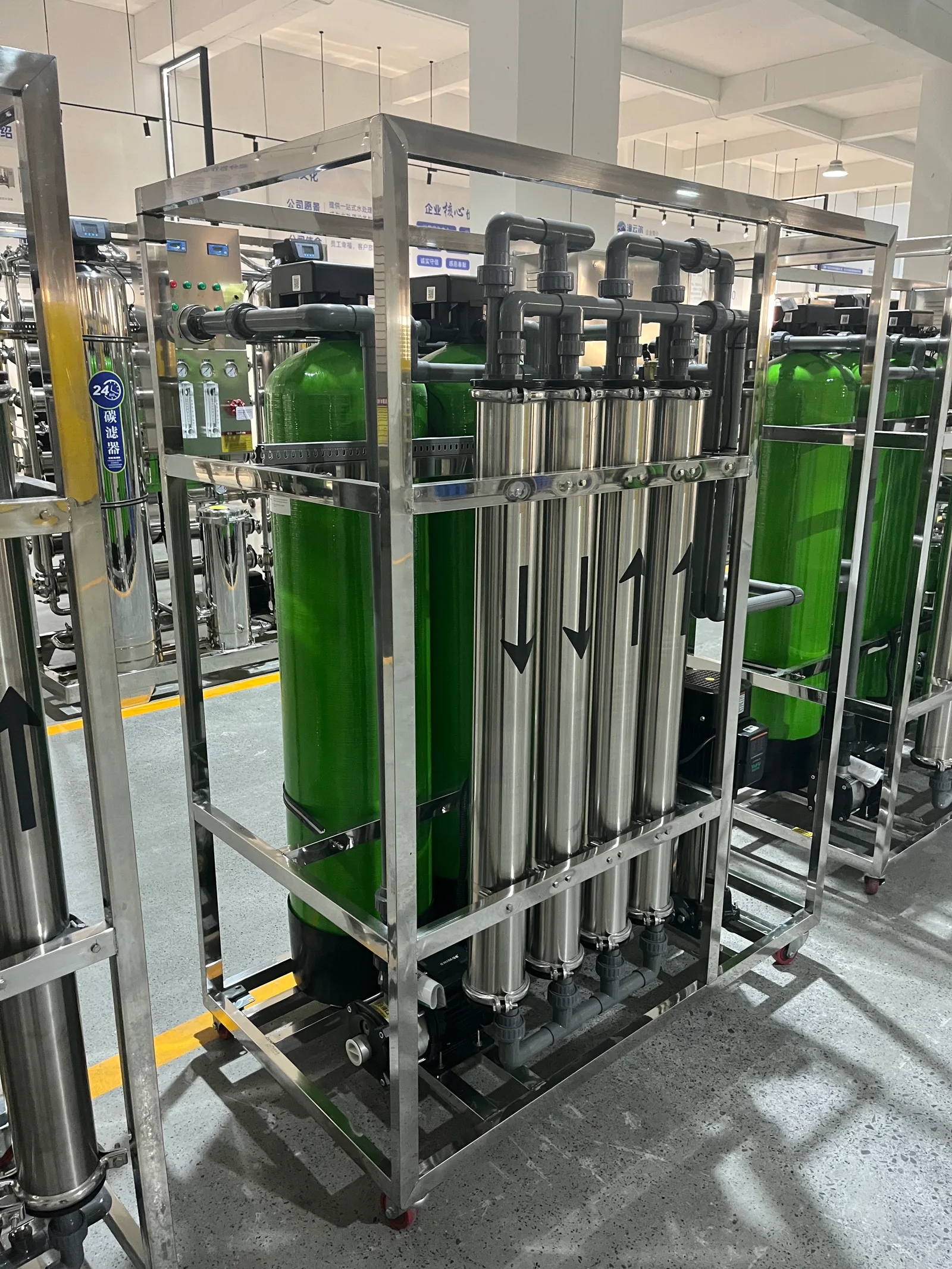 Containerized reverse osmosis plant